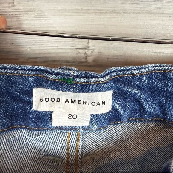 Good American Good Classic Skinnyish Hi-Rise Jeans - Picture 2 of 6